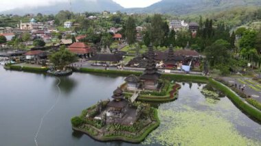 Bali, Endonezya - 11 Kasım 2022: Bali 'nin Turistik Çekim ve Yerleşkeleri