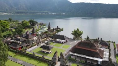 Bali, Endonezya - 11 Kasım 2022: Bali 'nin Turistik Çekim ve Yerleşkeleri