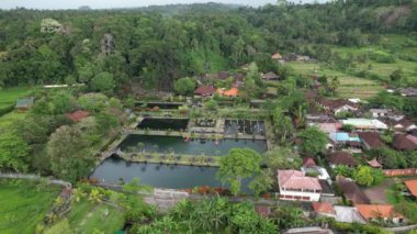 Bali, Endonezya - 11 Kasım 2022: Bali 'nin Turistik Çekim ve Yerleşkeleri