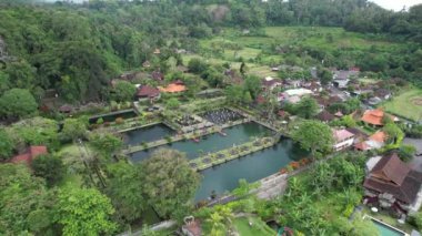 Bali, Endonezya - 11 Kasım 2022: Bali 'nin Turistik Çekim ve Yerleşkeleri
