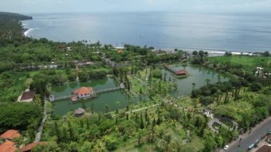 Bali, Endonezya - 11 Kasım 2022: Bali 'nin Turistik Çekim ve Yerleşkeleri