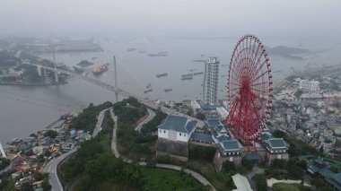 Ha Long Körfezi, Vietnam - 26 Kasım 2022: 