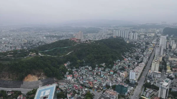 Ha Long Körfezi, Vietnam - 26 Kasım 2022: 