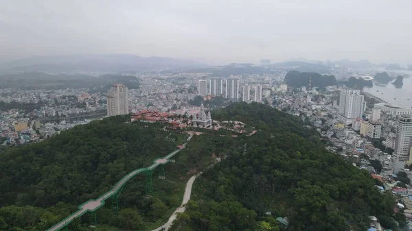 Ha Long Körfezi, Vietnam - 26 Kasım 2022: 