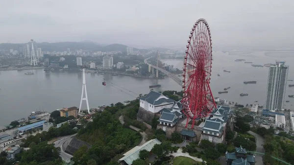 Ha Long Körfezi, Vietnam - 26 Kasım 2022: 