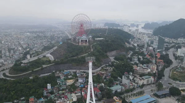 Ha Long Körfezi, Vietnam - 26 Kasım 2022: 