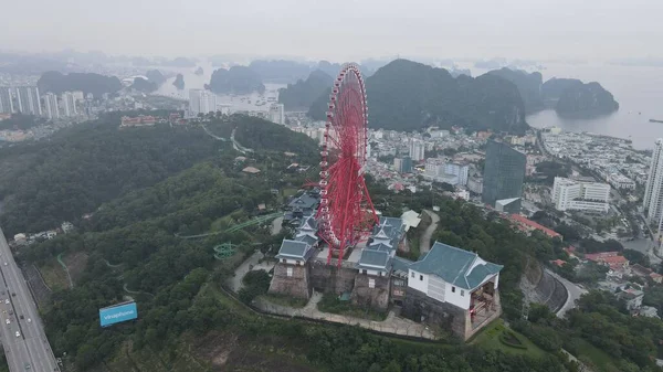 Ha Long Körfezi, Vietnam - 26 Kasım 2022: 