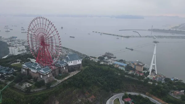 Ha Long Körfezi, Vietnam - 26 Kasım 2022: 