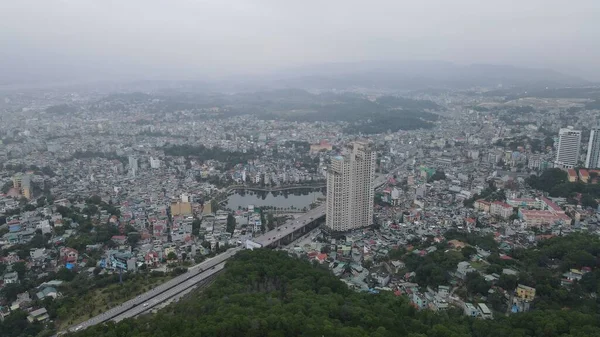 Ha Long Körfezi, Vietnam - 26 Kasım 2022: 