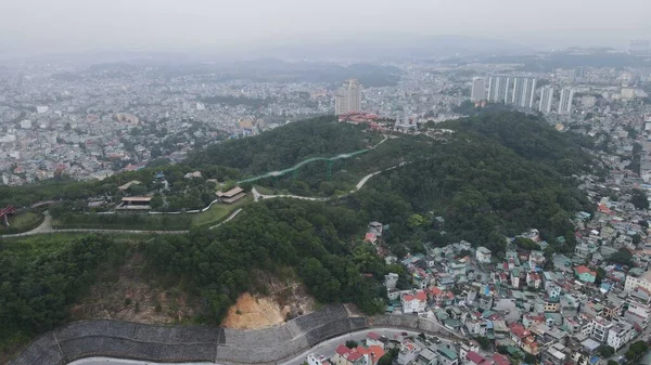 Ha Long Körfezi, Vietnam - 26 Kasım 2022: 