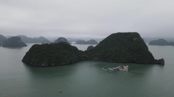 越南下龙湾 2022年11月26日 下龙湾鸟瞰 — 图库视频影像