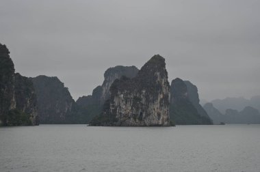 Ha Long Körfezi, Vietnam - 26 Kasım 2022: 