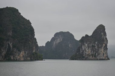 Ha Long Körfezi, Vietnam - 26 Kasım 2022: 