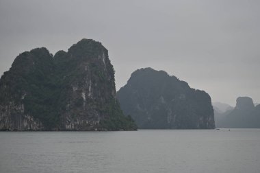 Ha Long Körfezi, Vietnam - 26 Kasım 2022: 