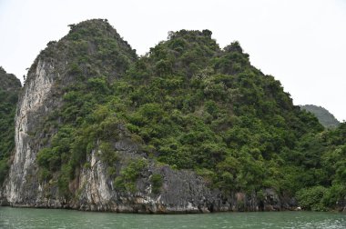 Ha Long Körfezi, Vietnam - 26 Kasım 2022: 
