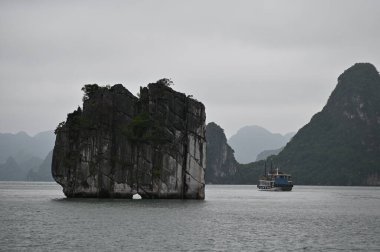 Ha Long Körfezi, Vietnam - 26 Kasım 2022: 