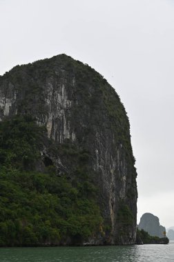 Ha Long Körfezi, Vietnam - 26 Kasım 2022: 