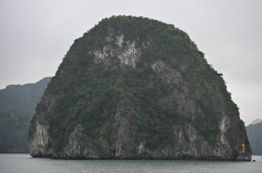 Ha Long Körfezi, Vietnam - 26 Kasım 2022: 