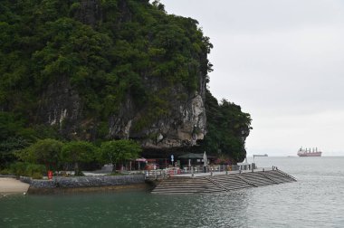 Ha Long Körfezi, Vietnam - 26 Kasım 2022: 