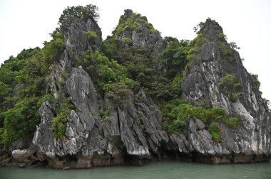 Ha Long Körfezi, Vietnam - 26 Kasım 2022: 