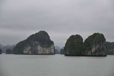 Ha Long Körfezi, Vietnam - 26 Kasım 2022: 