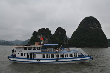 Ha Long Körfezi, Vietnam - 26 Kasım 2022: 