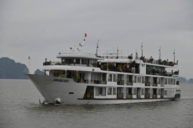 Ha Long Körfezi, Vietnam - 26 Kasım 2022: 