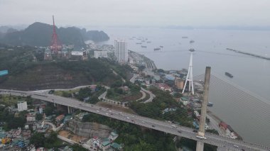 Ha Long Körfezi, Vietnam - 26 Kasım 2022: 