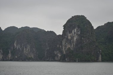 Ha Long Körfezi, Vietnam - 26 Kasım 2022: 
