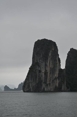 Ha Long Körfezi, Vietnam - 26 Kasım 2022: 
