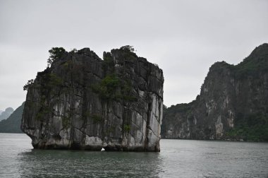 Ha Long Körfezi, Vietnam - 26 Kasım 2022: 