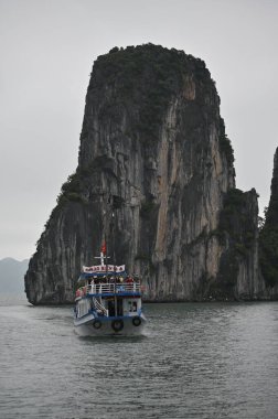 Ha Long Körfezi, Vietnam - 26 Kasım 2022: 