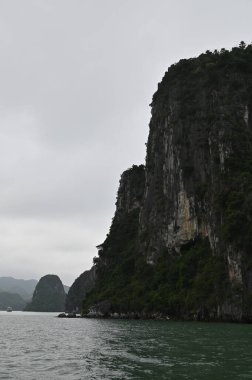 Ha Long Körfezi, Vietnam - 26 Kasım 2022: 