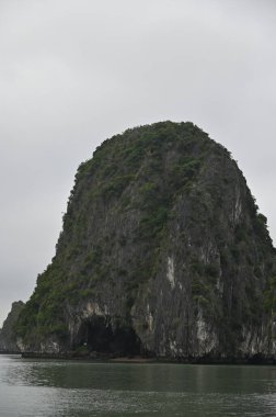 Ha Long Körfezi, Vietnam - 26 Kasım 2022: 