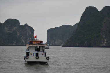 Ha Long Körfezi, Vietnam - 26 Kasım 2022: 