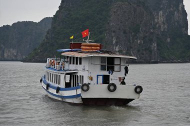Ha Long Körfezi, Vietnam - 26 Kasım 2022: 