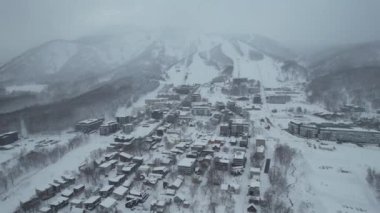 Niseko, Japonya - 15 Aralık 2022: Niseko Hokkaido Kış Sezonu