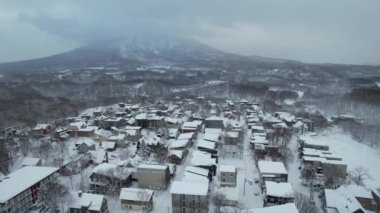 Niseko, Japonya - 15 Aralık 2022: Niseko Hokkaido Kış Sezonu