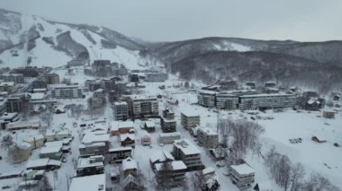 Niseko, Japonya - 15 Aralık 2022: Niseko Hokkaido Kış Sezonu