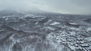 Niseko, Japonya - 15 Aralık 2022: Niseko Hokkaido Kış Sezonu