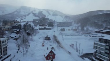 Niseko, Japonya - 15 Aralık 2022: Niseko Hokkaido Kış Sezonu
