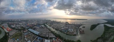 Klang, Malezya - 11 Şubat 2024: Klang Konteynır Limanı