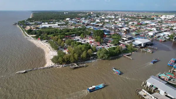 Sekinchan, Malezya 12 Şubat 2024: Sekinchan Köyü ve Pirinç Tarlalarının Havadan Görünümü