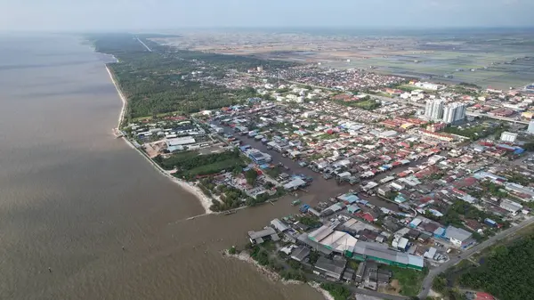 Sekinchan, Malezya 12 Şubat 2024: Sekinchan Köyü ve Pirinç Tarlalarının Havadan Görünümü