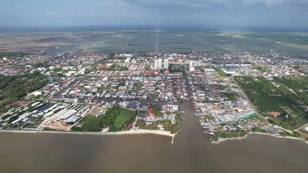 Sekinchan, Malezya 12 Şubat 2024: Sekinchan Köyü ve Pirinç Tarlalarının Havadan Görünümü