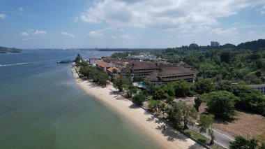 Lumsia, Malezya - 16 Şubat 2024: Lumut Rıhtımı ve Marina Adası Havadan Görünümü