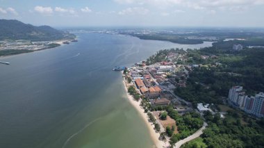 Lumsia, Malezya - 16 Şubat 2024: Lumut Rıhtımı ve Marina Adası Havadan Görünümü