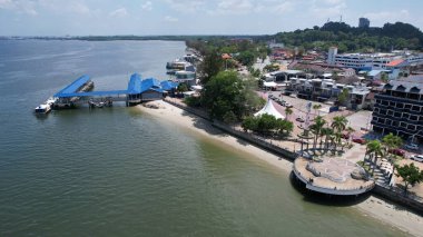 Lumsia, Malezya - 16 Şubat 2024: Lumut Rıhtımı ve Marina Adası Havadan Görünümü