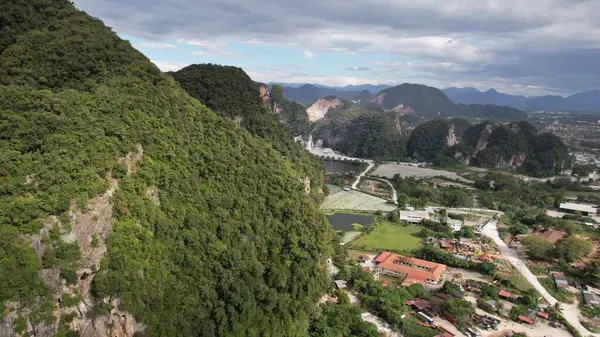 Ipoh, Malezya - 19 Şubat 2024: İpoh 'un Tarihi Binaları ve Turist Çekimleri