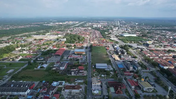 Teluk Intan, Malezya - 16 Şubat 2024: Teluk Intan 'ın Eğik Kulesi Hava Görüntüsü